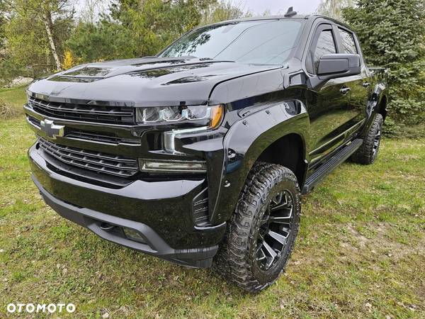 Chevrolet Silverado - 1