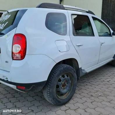 Dezmembrez Dacia Duster an 2012 - 3