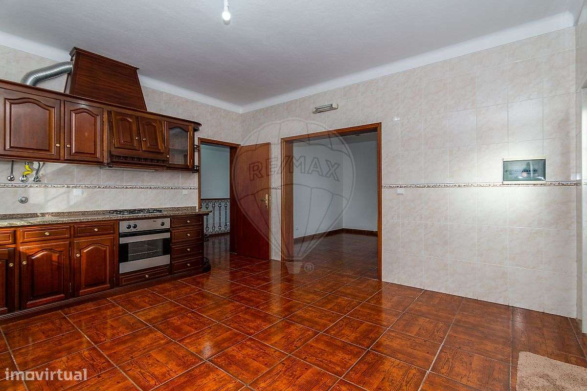 Moradia isolada T2+2 para venda na Quinta do Conde-7