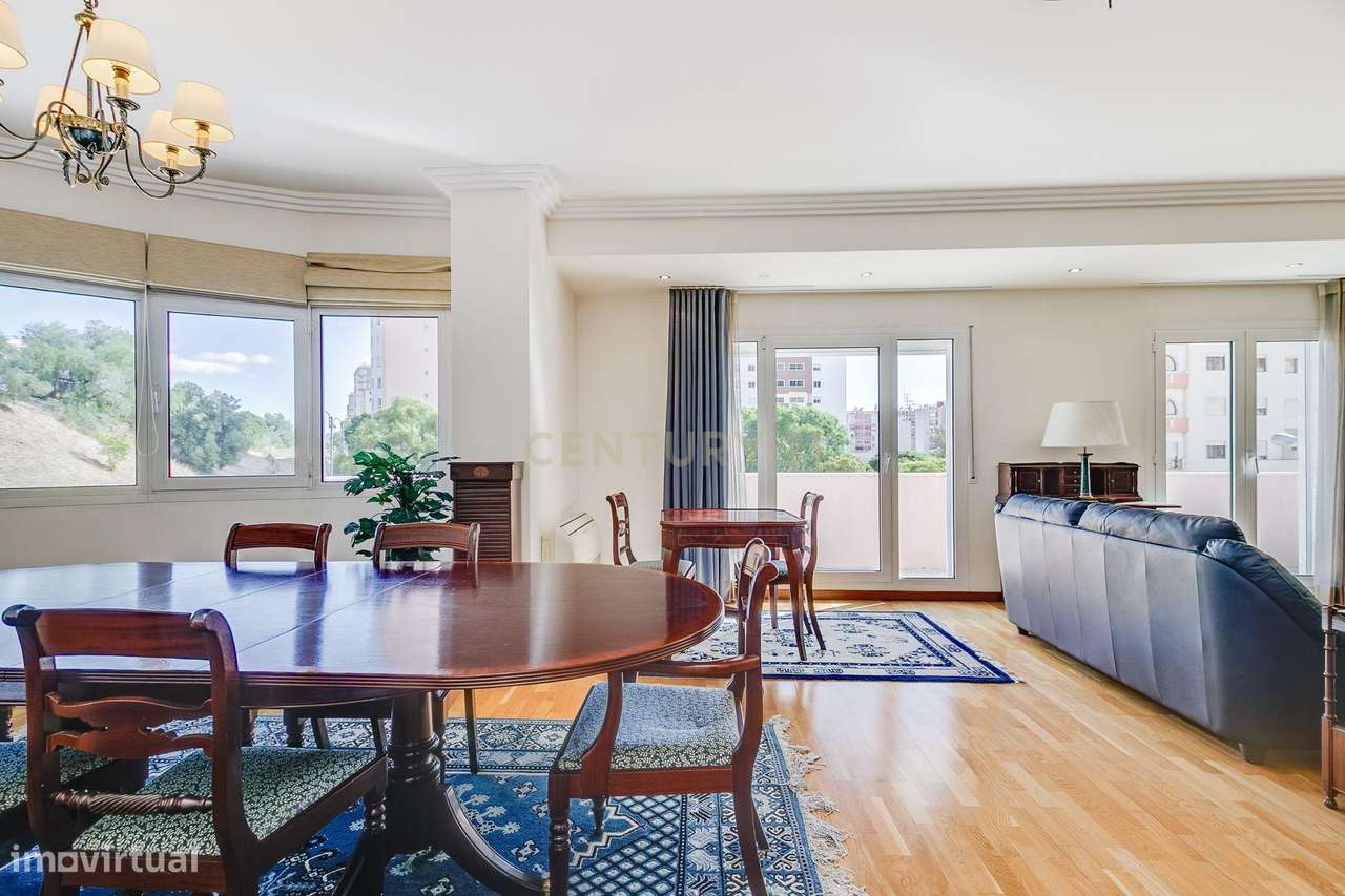 Apartamento T4 totalmente mobilado nas Laranjeiras - Grande imagem: 4/43