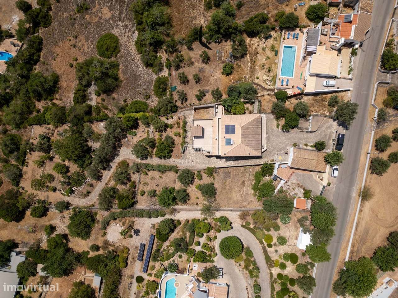 VILLA V5 com vista mar inserida num terreno com 2290 m2 situada no Mal - Grande imagem: 4/51