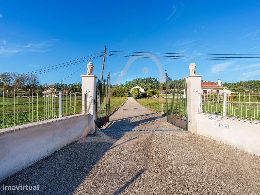 Refúgio Perfeito no Campo com Vista de Sonho e Piscina!-46