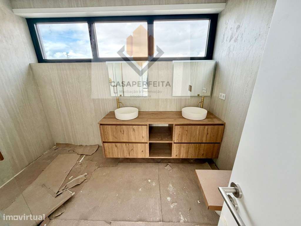 Moradias V5 de Luxo com Piscina, Jardim e Terraços - Praia da Madalena-6