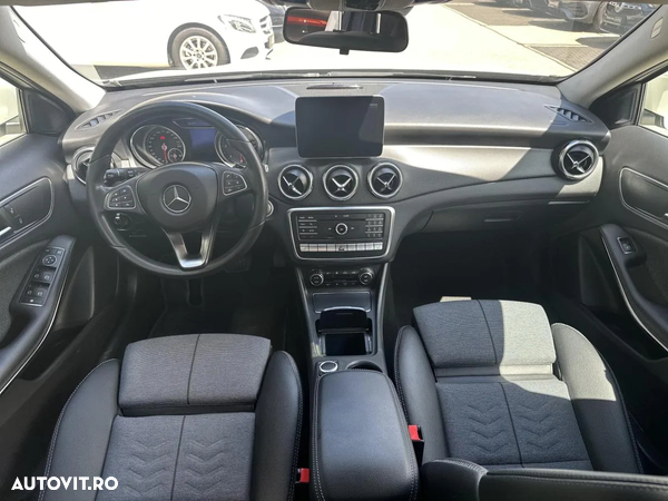 Mercedes-Benz GLA 200 d 4MATIC Aut. - 12