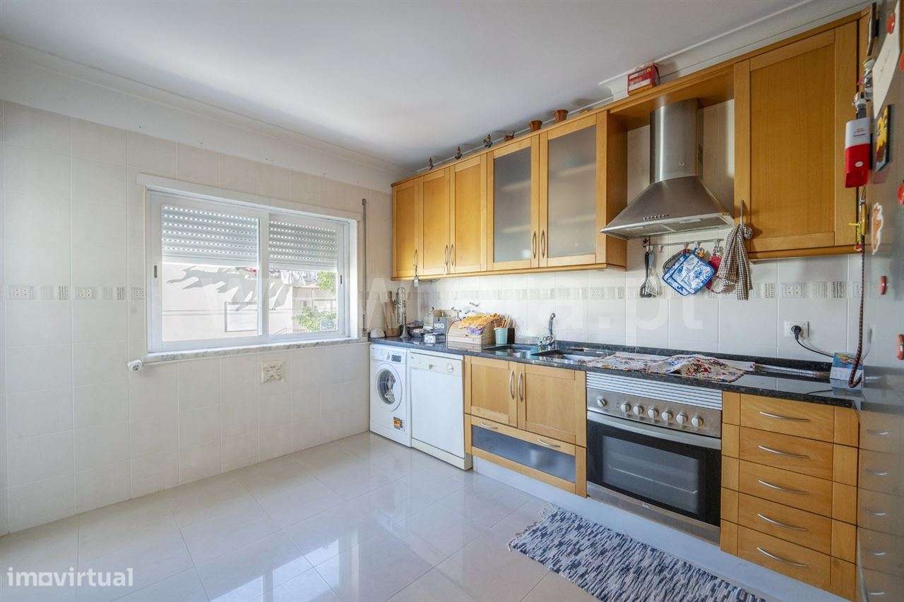 Apartamento T2; Quinta de Santa Teresinha-6