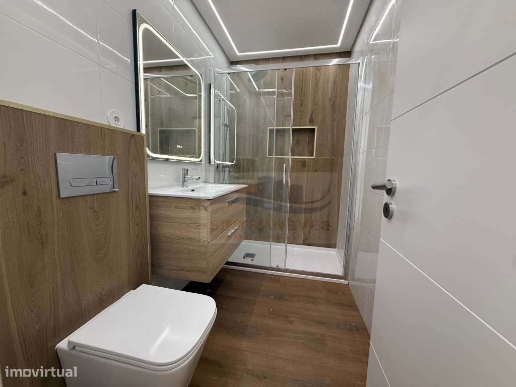 T2 Remodelado com Duas Varandas Amadora 289.000€ - Grande imagem: 4/20