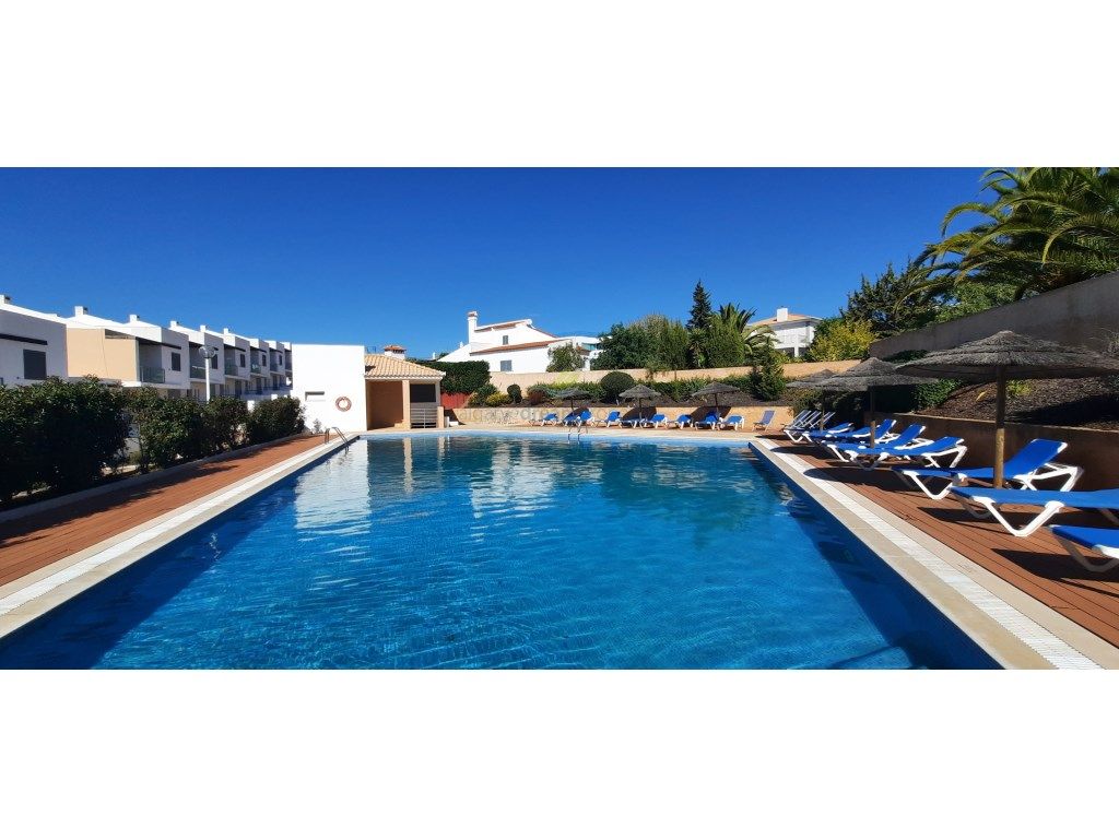 Moradia T3 com piscina e vista mar- Albufeira