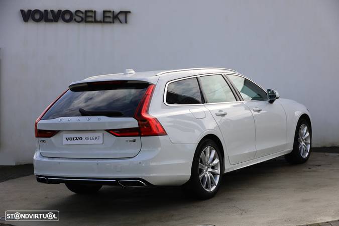 Volvo V90 2.0 T8 Momentum Plus AWD Geartronic - 3