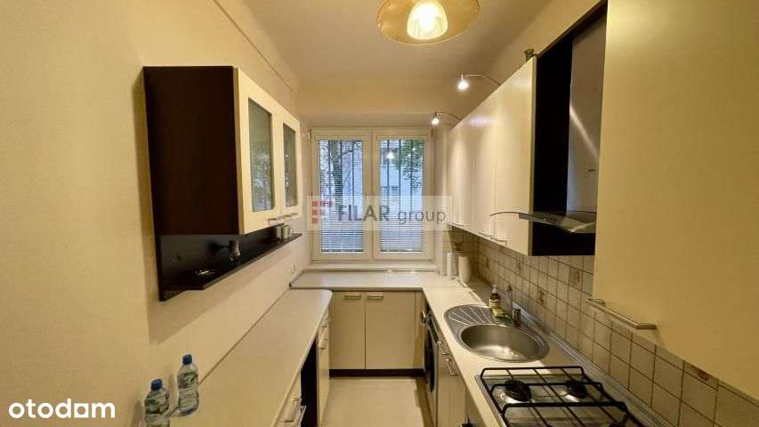 Kawalerka z widną kuchnią w kamienicy blisko Centr-2