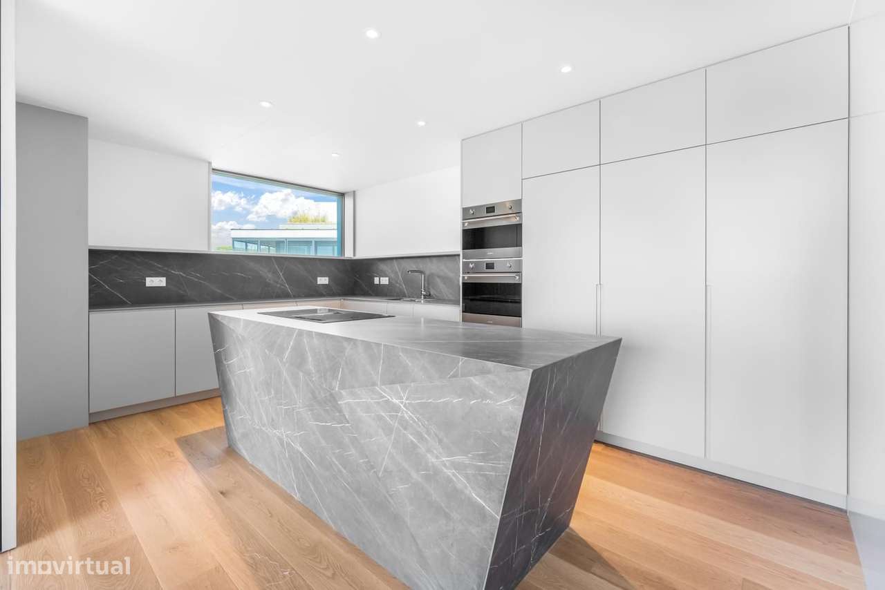 Moradia Geminada T4 + 1 com jardim, Cascais - Grande imagem: 5/47