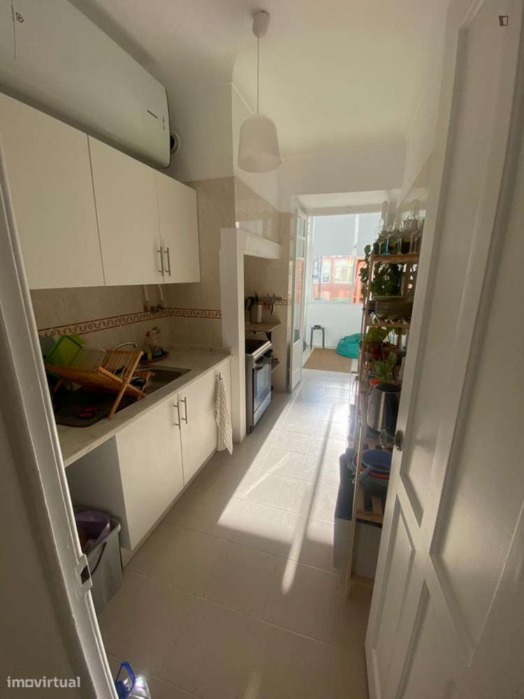 Quarto - localizado em Anjos Lisbon - Grande imagem: 4/7