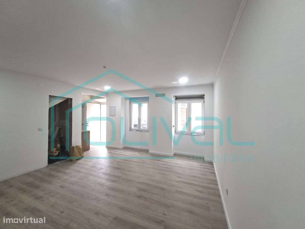 Moradia T3 totalmente remodelada no centro de Salvaterra de Magos-6