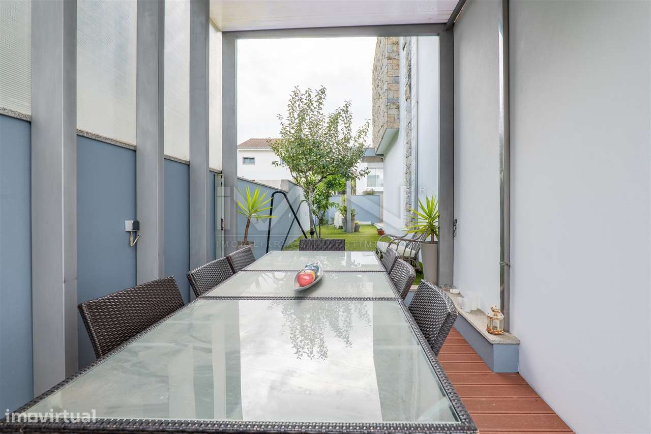 Moradia T3+1 - Exclusividade, Design e Conforto Superior-45