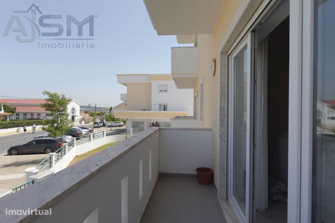 São Domingos de Rana - Apartamento T2 recente com suite e garagem-5