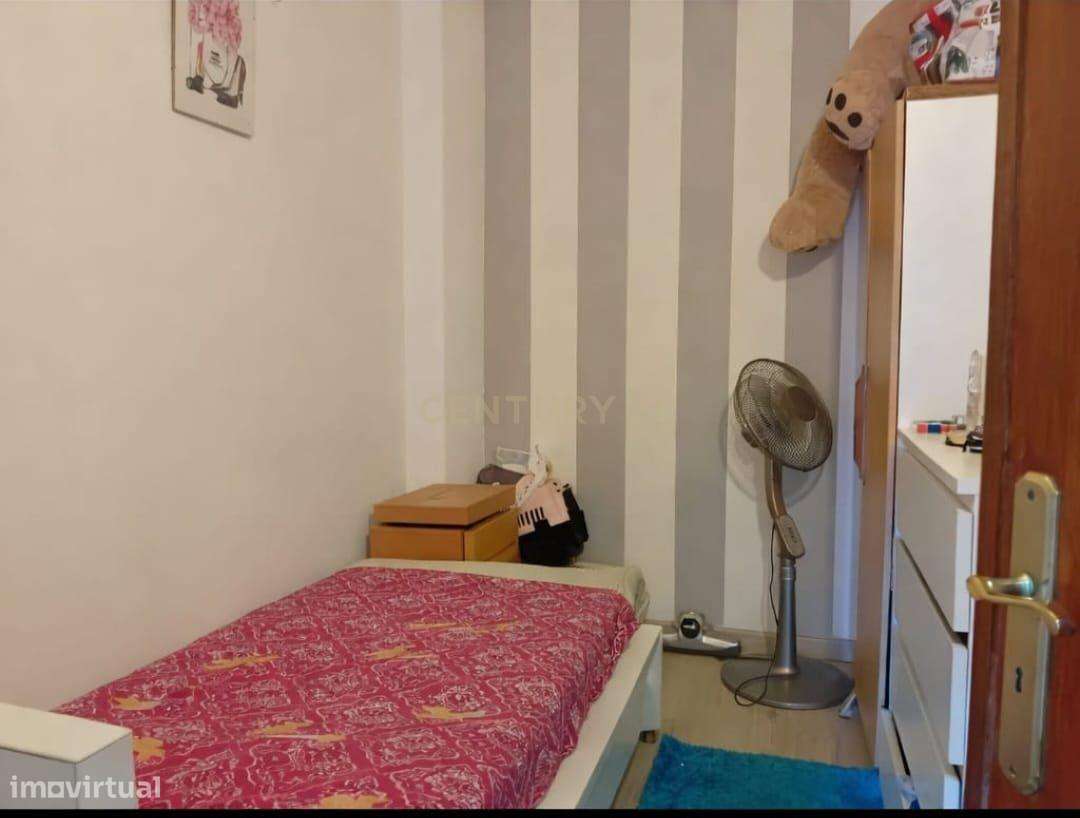 Apartamento T1 ( + 1) em Queluz com vista Panorâmica-13