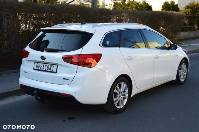 Kia Ceed - 11