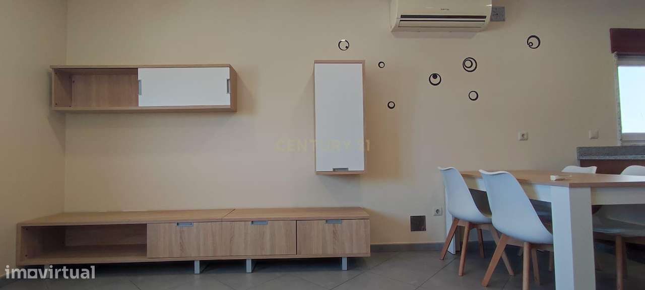 Apartamento T2 com Vista Panorâmica em Valença-12