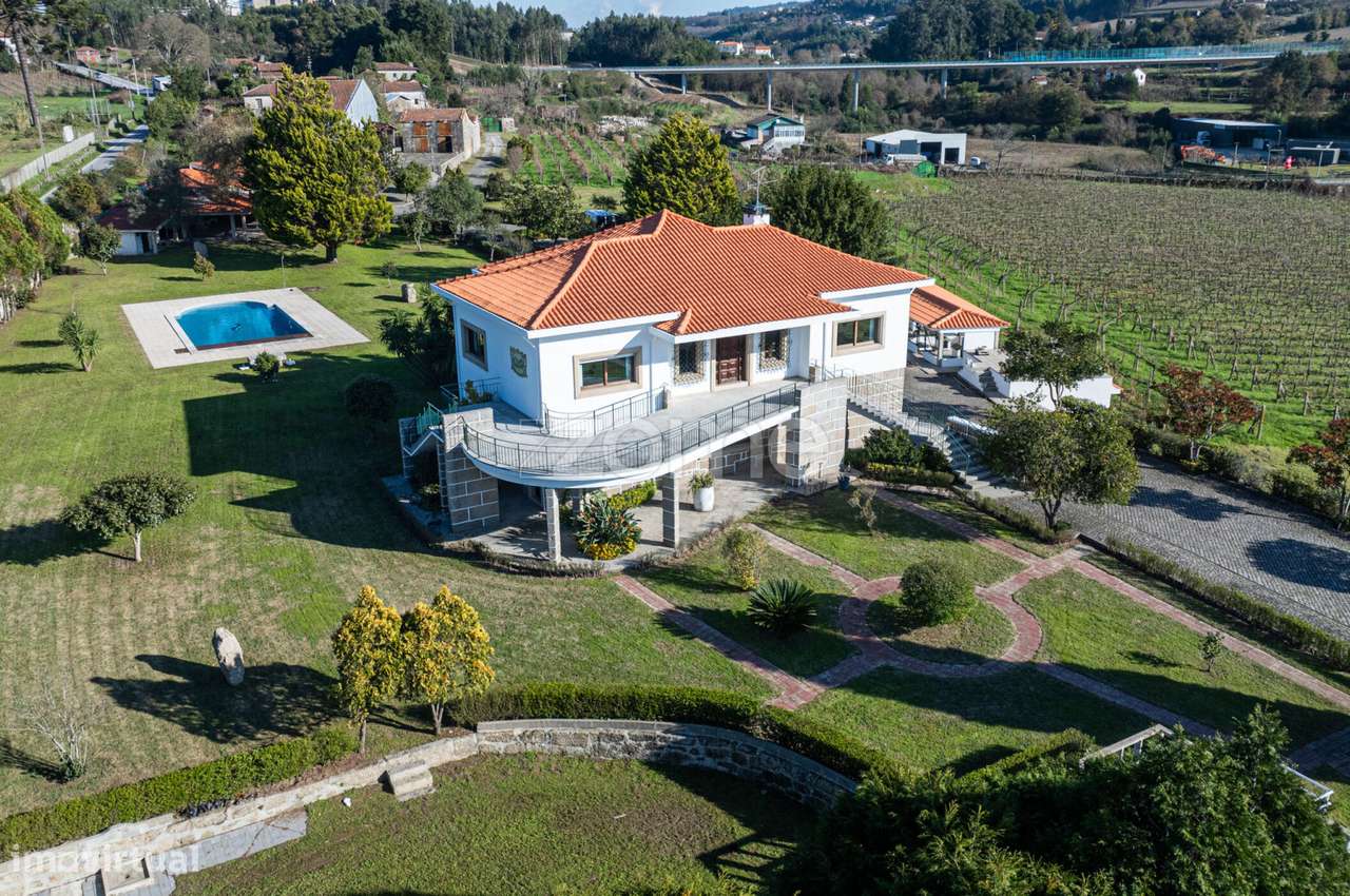 Quinta Exclusiva com Moradia T4 e Vinha a 1km do centro de Penafiel - Grande imagem: 5/60