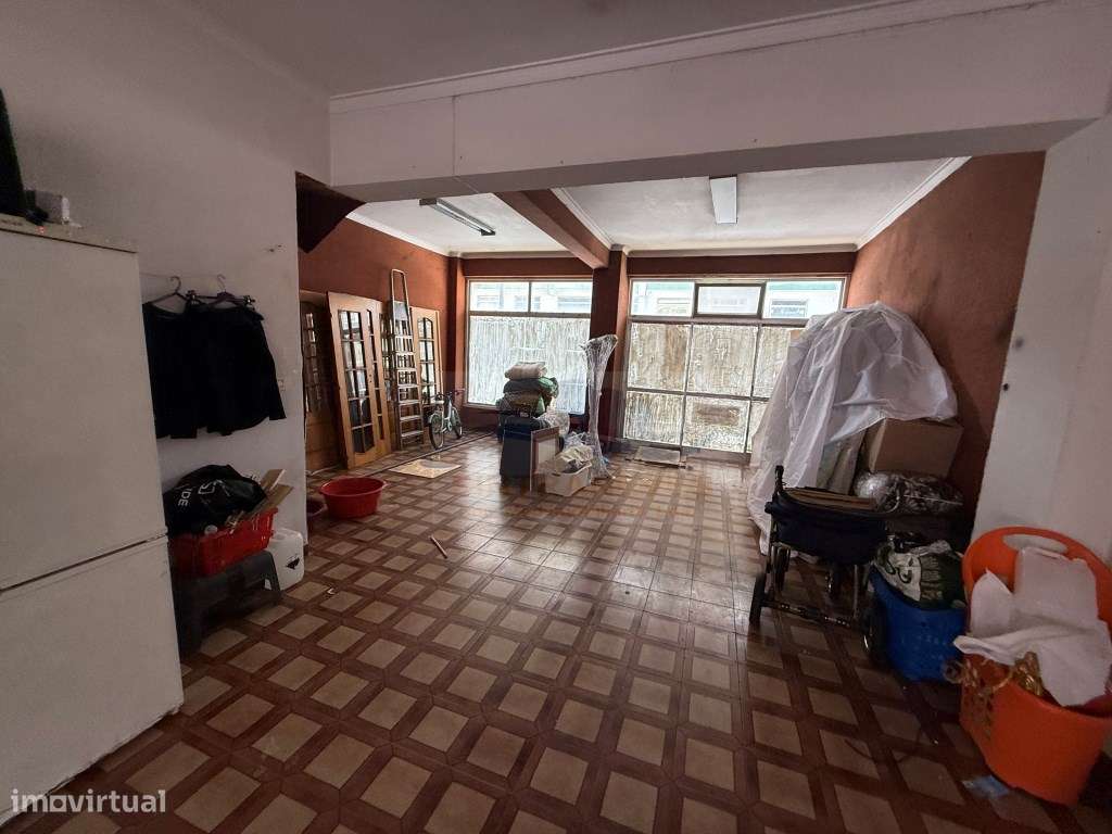 Loja 360º com 300m² - Elias Garcia, Amadora | Grande Visibilidade C... - Grande imagem: 4/12