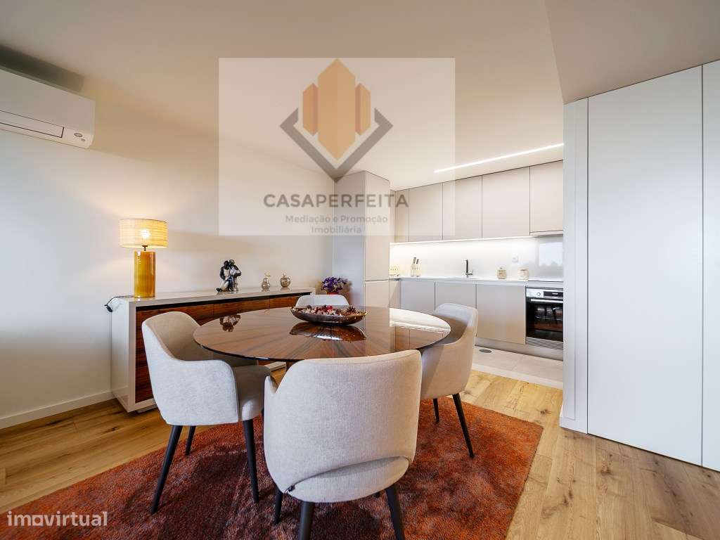 Apartamento T2 de Luxo com Varanda, Lugar de Garagem e Arrumo - Jun...-4
