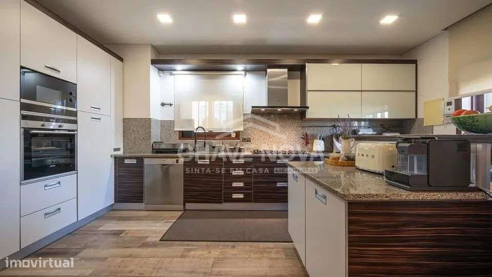 Moradia Isolada V4 c/ Jardim e Piscina em Oliveira de Azeméis-8