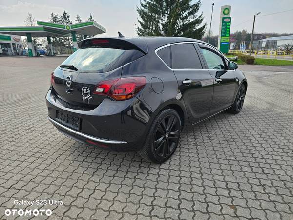 Opel Astra 2.0 CDTI Exklusiv - 13