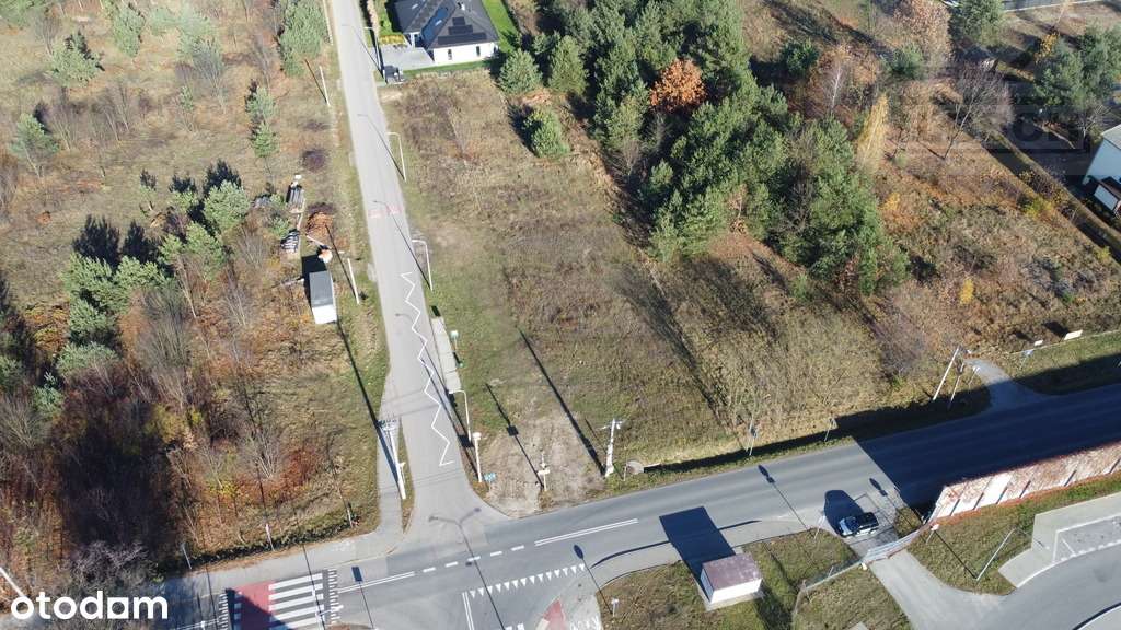 Atrakcyjna działka z zezwoleniem na budowę-1