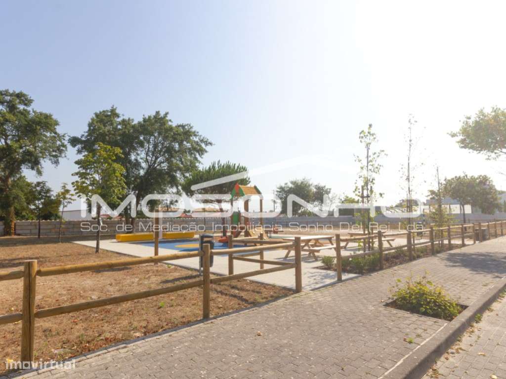 Lote de terreno em zona privilegiada da Marinha Grande - Grande imagem: 5/5