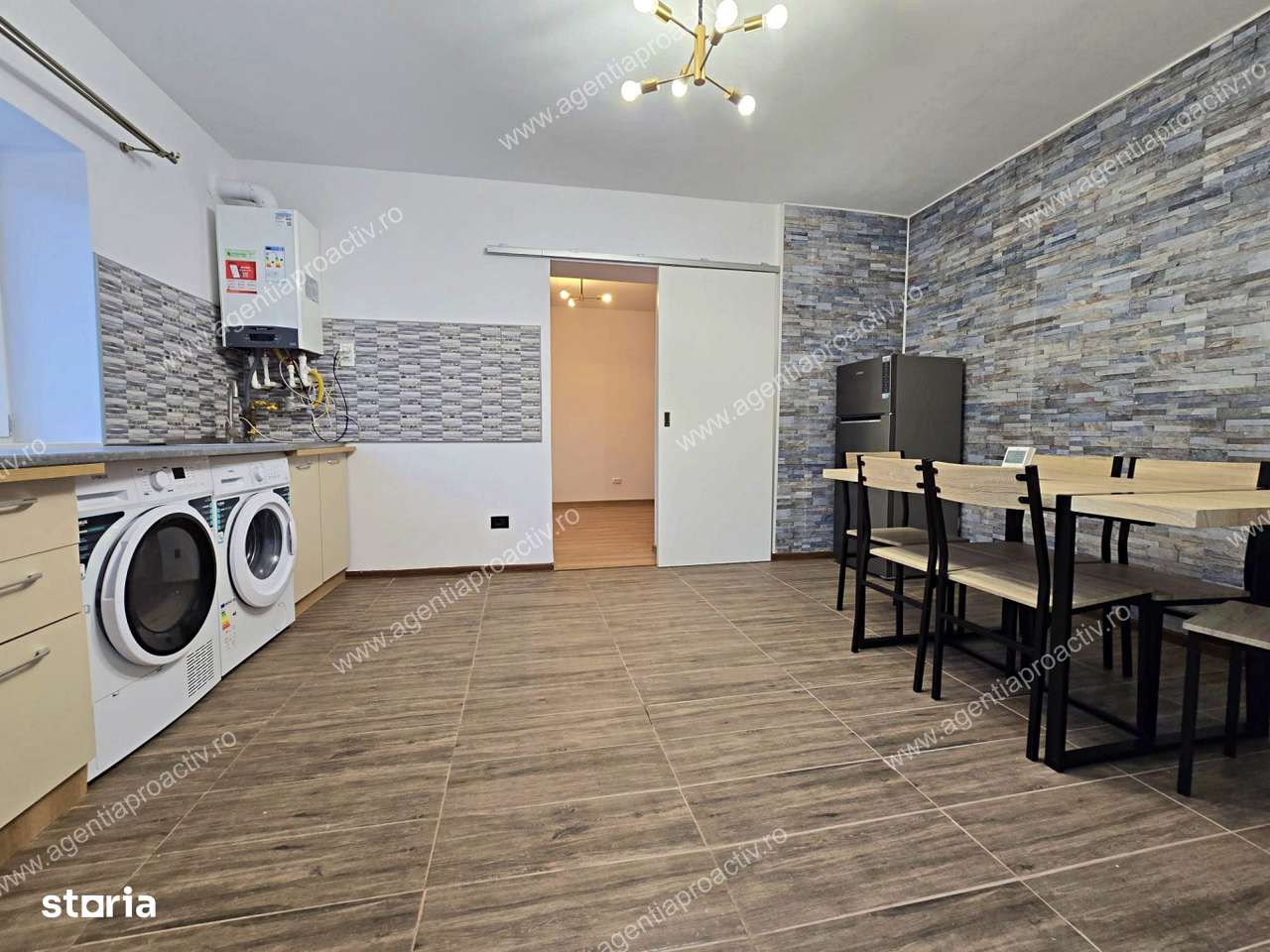 Casă individuală, renovată în 2025, zonă centrală, Str. Română.-7