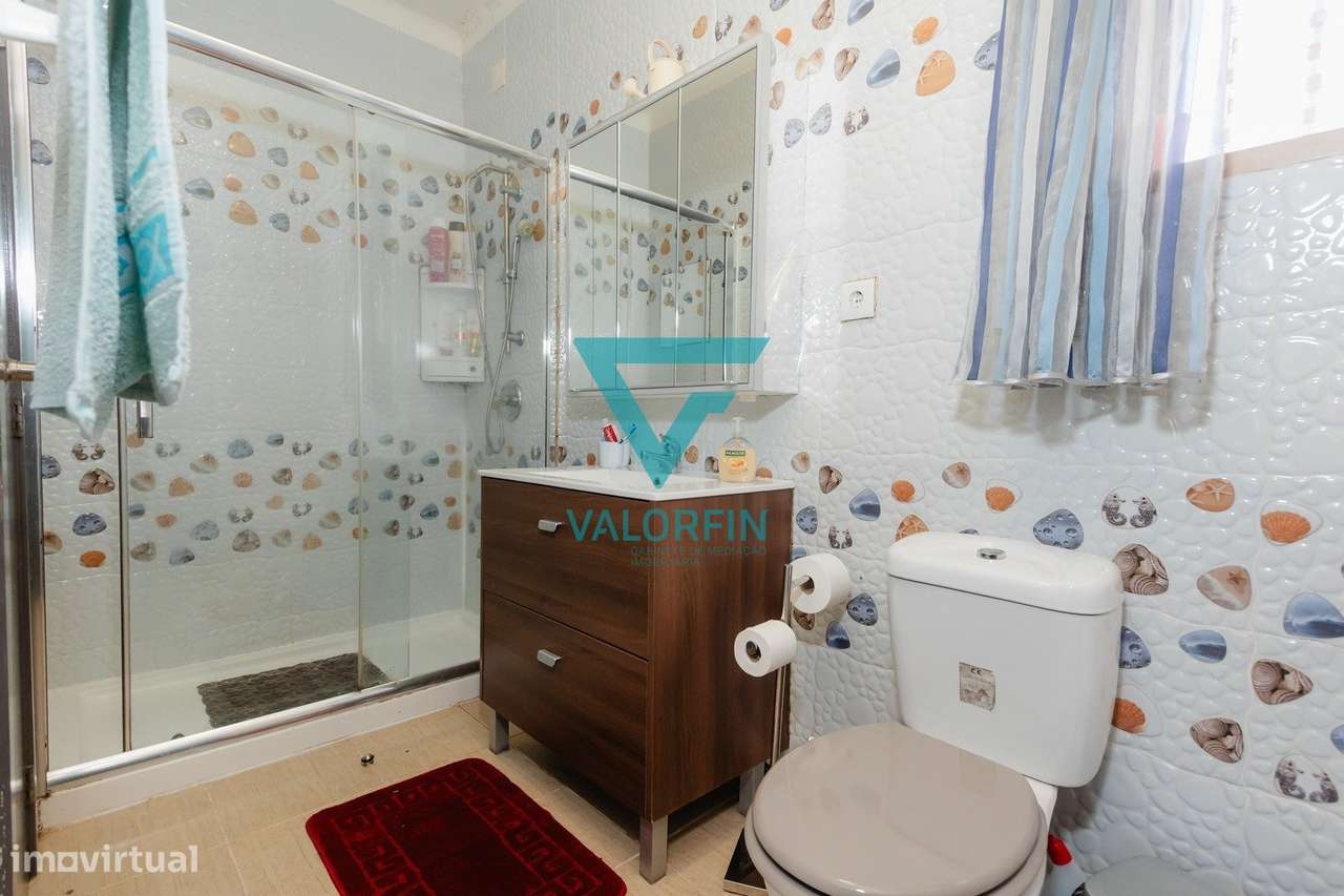 MORADIA T2 Térrea com Terreno e Logradouro | Porto de Mós-14