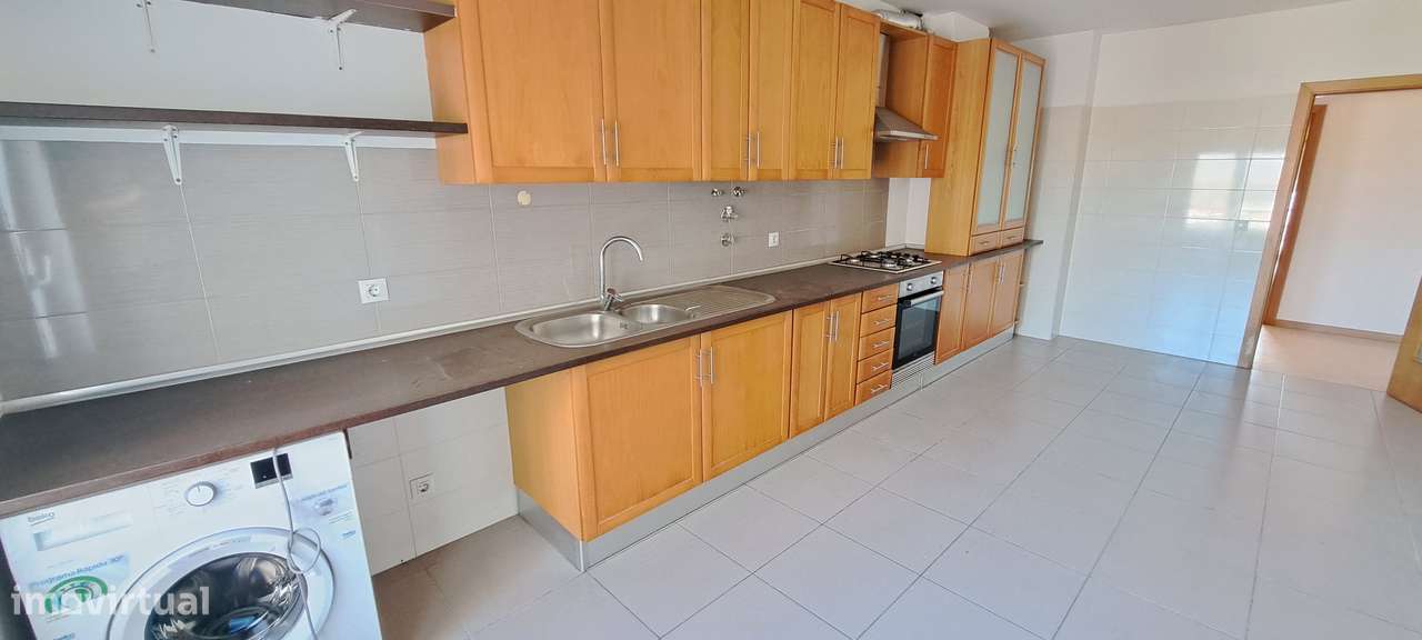 Apartamento T4 com 156m²,estacionamento, 2 arrecadações Samora Correia-3