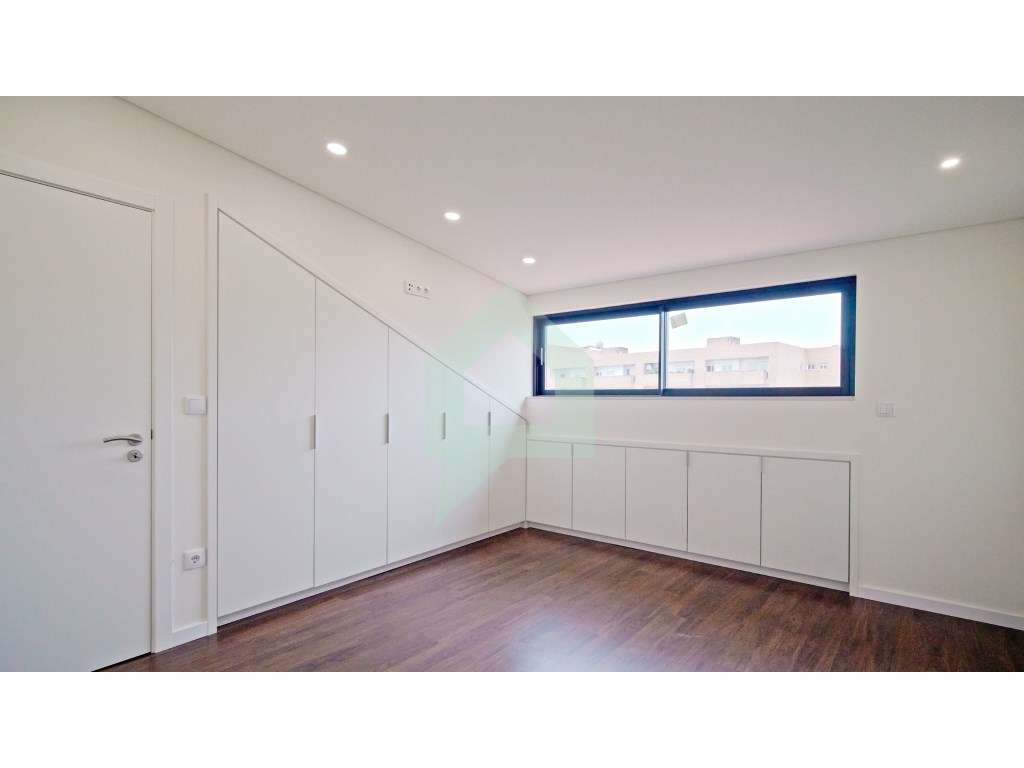 Moradia totalmente remodelada, com 3 quartos, na cidade de Barcelos.-42