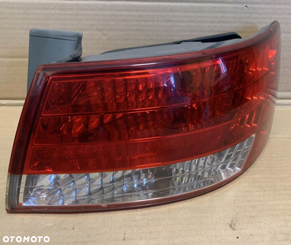 Lampa TYLNA PRAWA HYUNDAI Sonata IV R92401-3k0 - 2