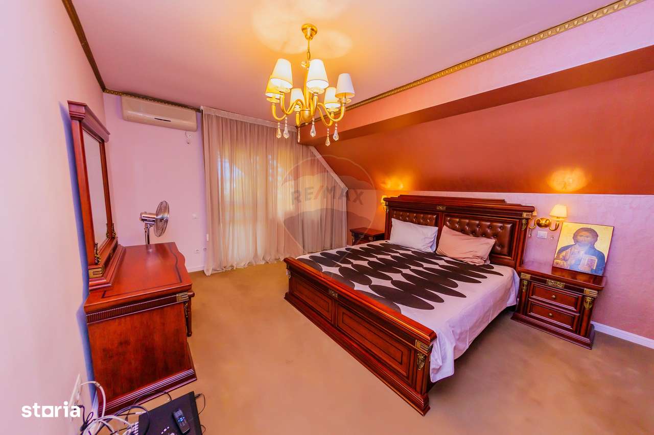 Casă cu 7 camere de vânzare la drumul principal cu 2 intrari - Imagine principală: 3/20