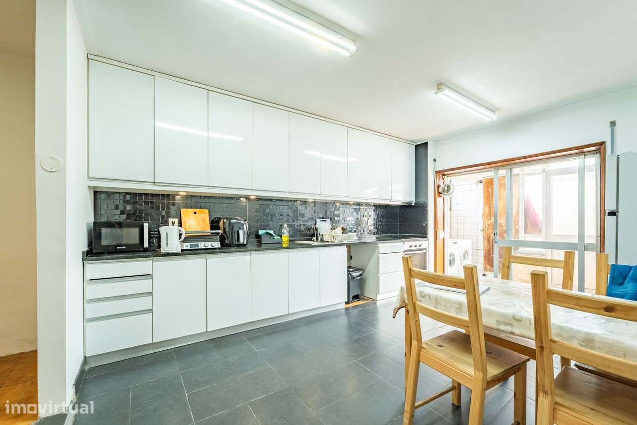 Apartamento T6 em Paranhos – Excelente Oportunidade de Investimento co-0