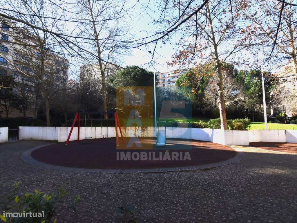 T3 Urb. Almirante terraço 38 m2- Futuro metro a 3 min (a pé), estac...-37