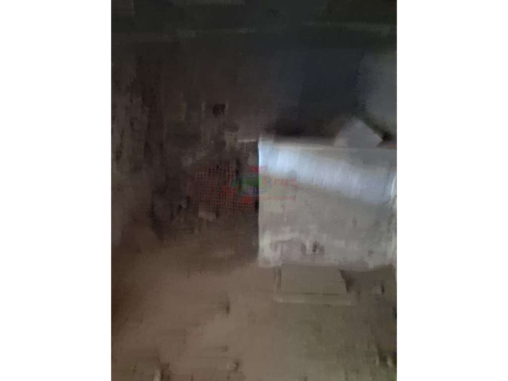 Casa de Aldeia para remodelar-17