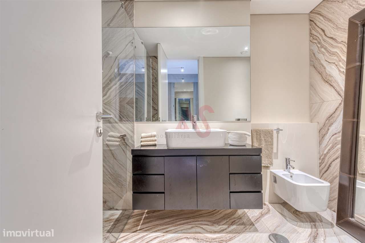 Penthouse Duplex Exclusiva em Frente à Praia de Salgueiros – na Primei-24