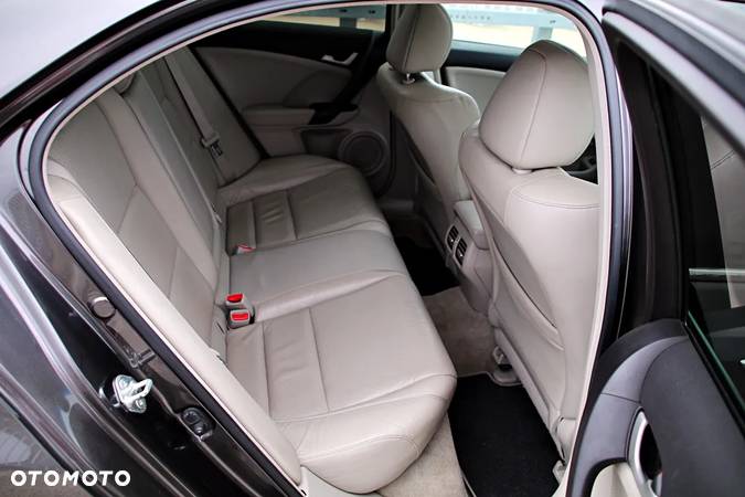 Honda Accord 2.2d Executive - 17