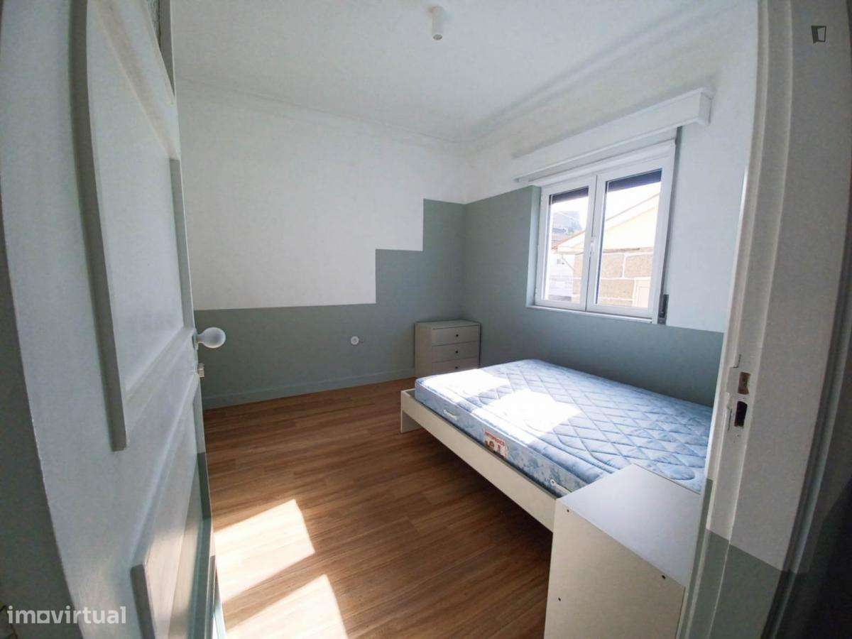 Quarto - localizado em Guimaraes - Grande imagem: 3/11