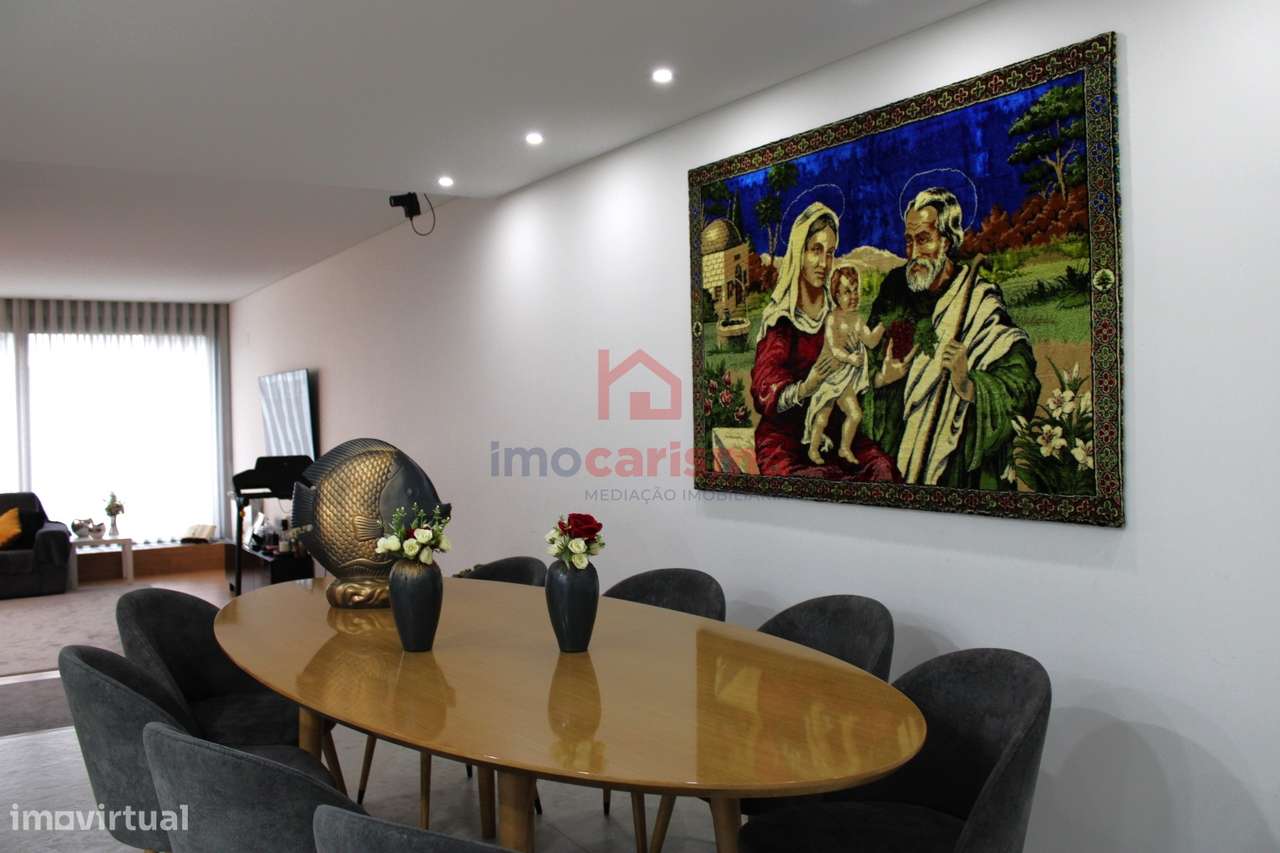 Moradia Geminada de Luxo T3 em Carreira, Barcelos - Grande imagem: 4/47