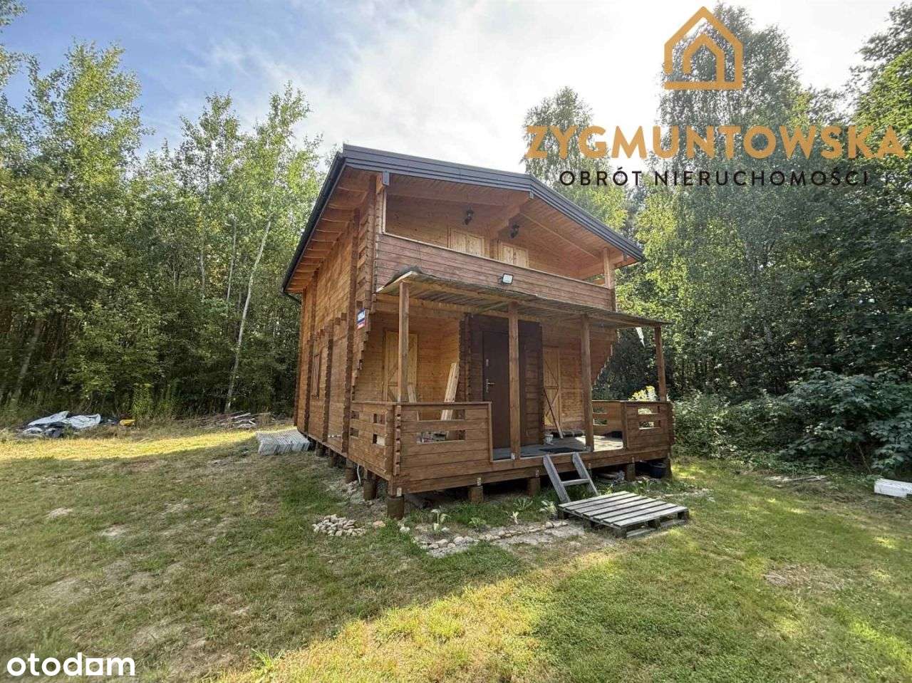 Drewniany domek z fotowoltaiką i magazynem energii - Pełny obrazek: 2/10