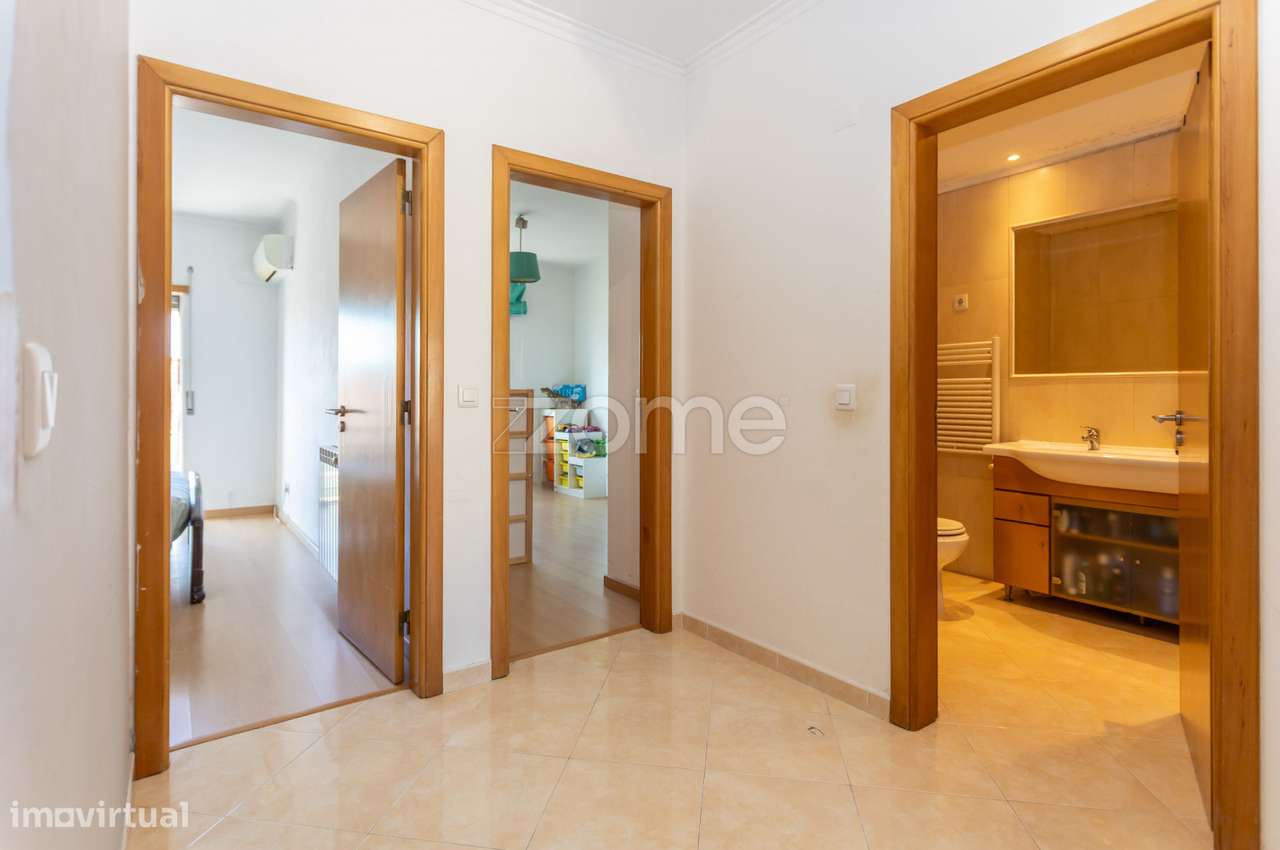 Apartamento T3, com Garagem, 114m2, no Seixal - 322.500,00€-0