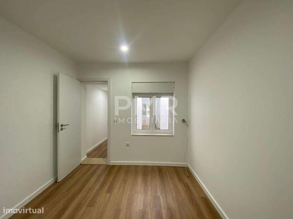 Moradia T2 no Centro de Benavente com Logradouro, totalmente remodelad-17