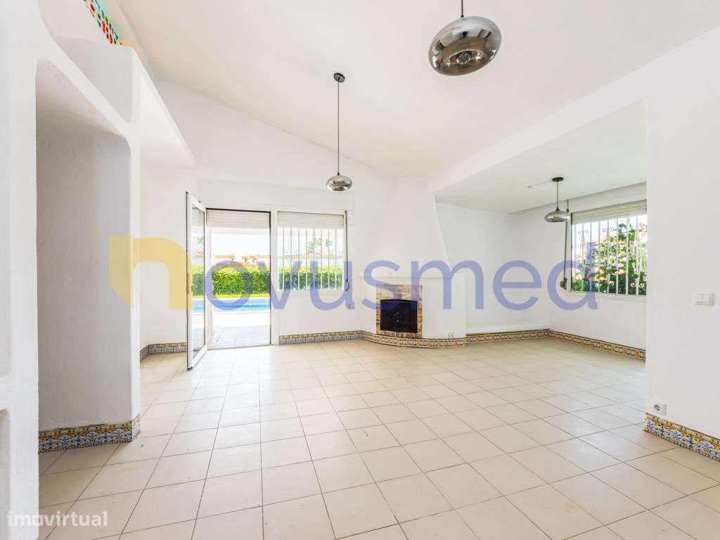Moradia com Piscina na Zona Premium Areias São João, Albufeira-15