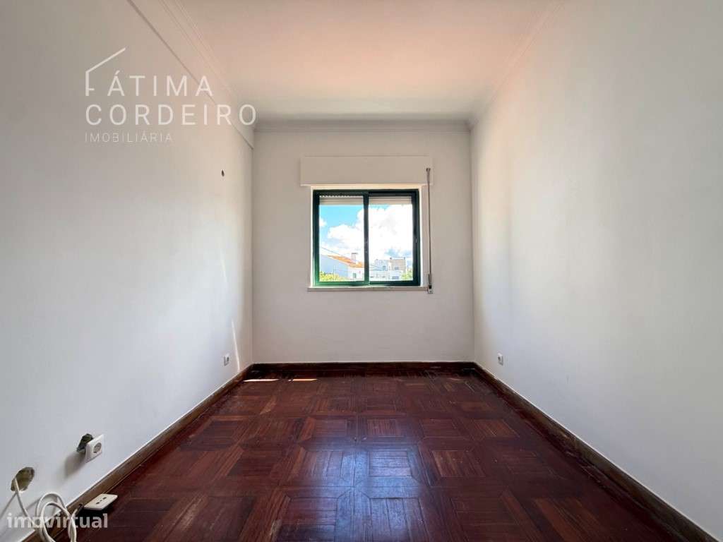 Moradia em Banda T4 no Feijó - Espaço, Conforto e Excelente Localiz...-11