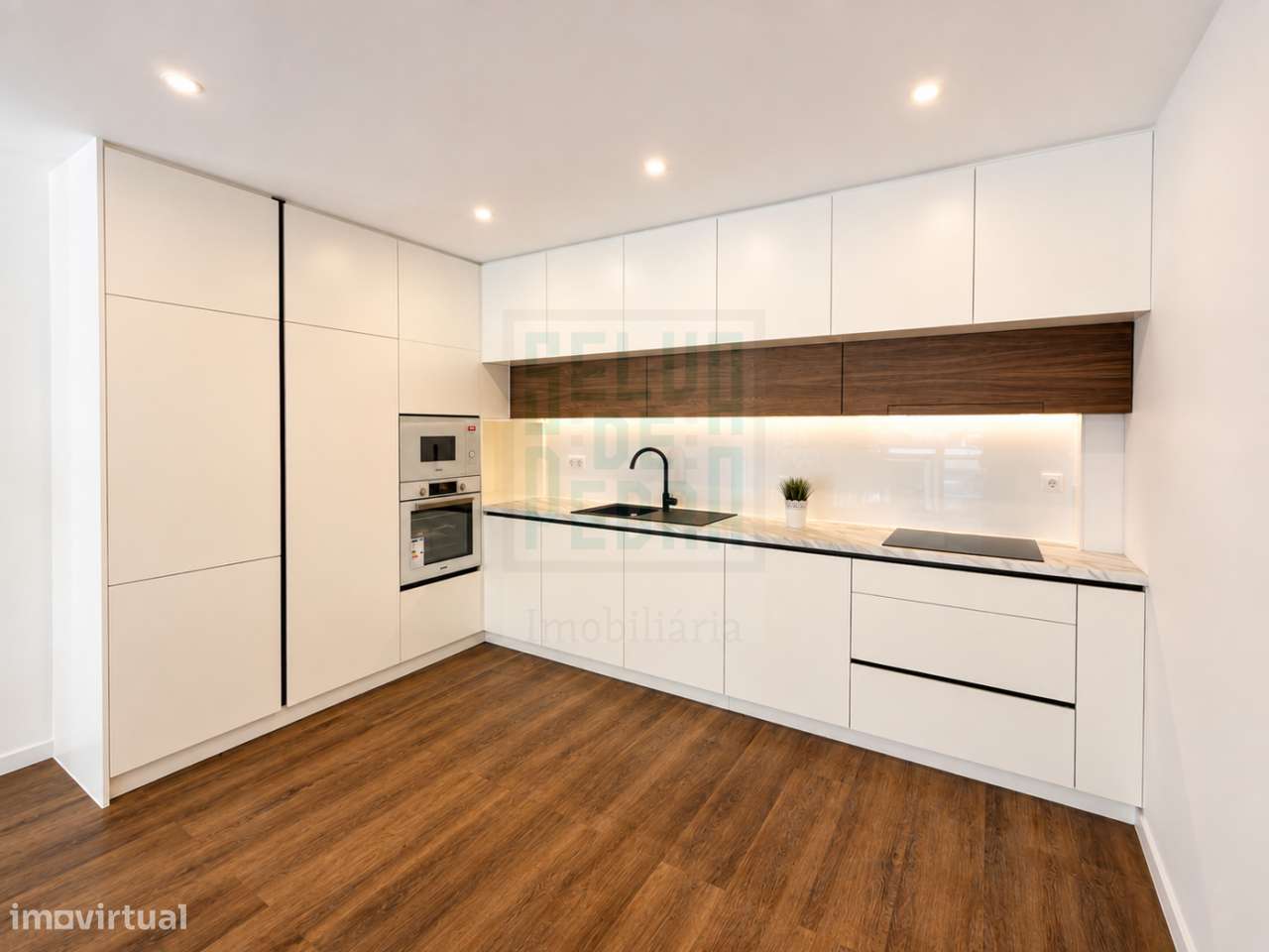 T2+1 Remodelado com 140m² em Paços de Ferreira-5