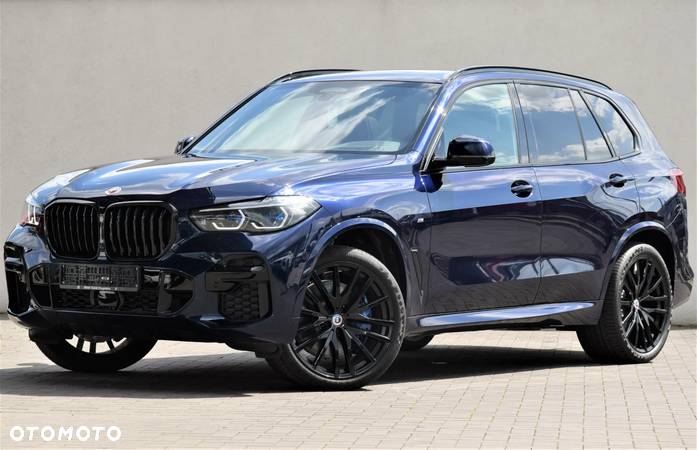 BMW X5 M M50i - 1