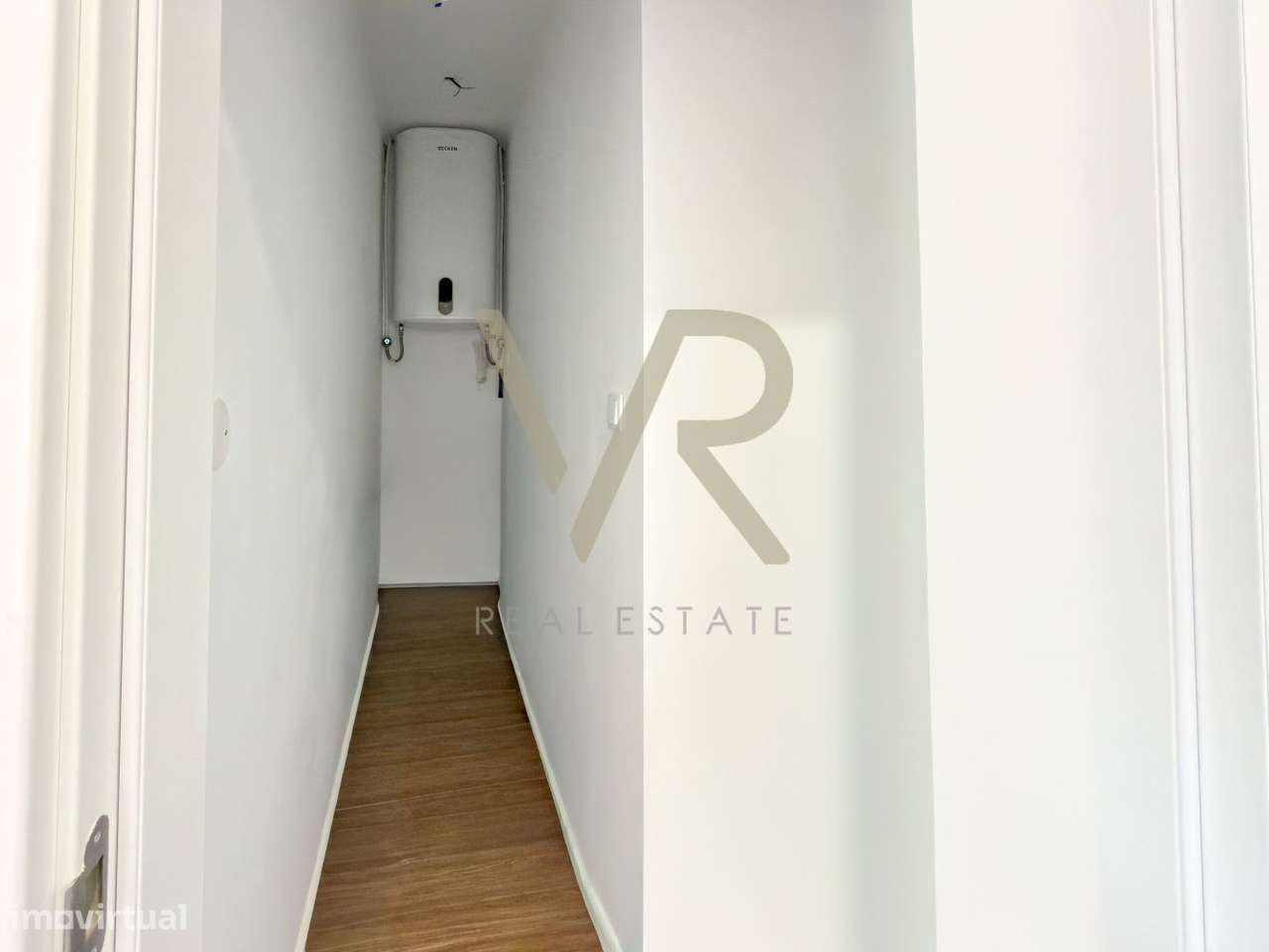 T2 Totalmente Remodelado | A 10 Min. da Reboleira | Cozinha Equipada e-19
