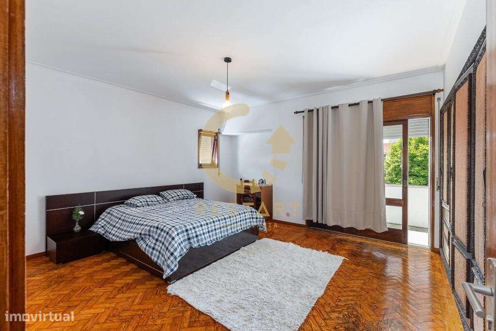 Moradia T11 Remodelada – Venda com Rendimento Garantido – Santa Luzia,-31